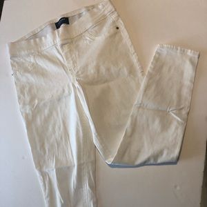 White old navy rockstar jegging